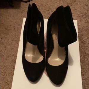 Jessica Simpson black Heels 7